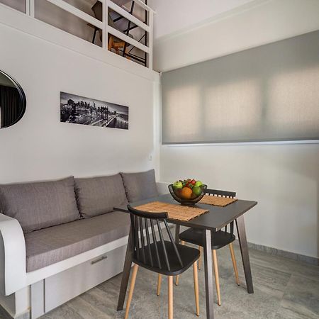 Molos Beachfront Apartments In Diakopto Ngoại thất bức ảnh
