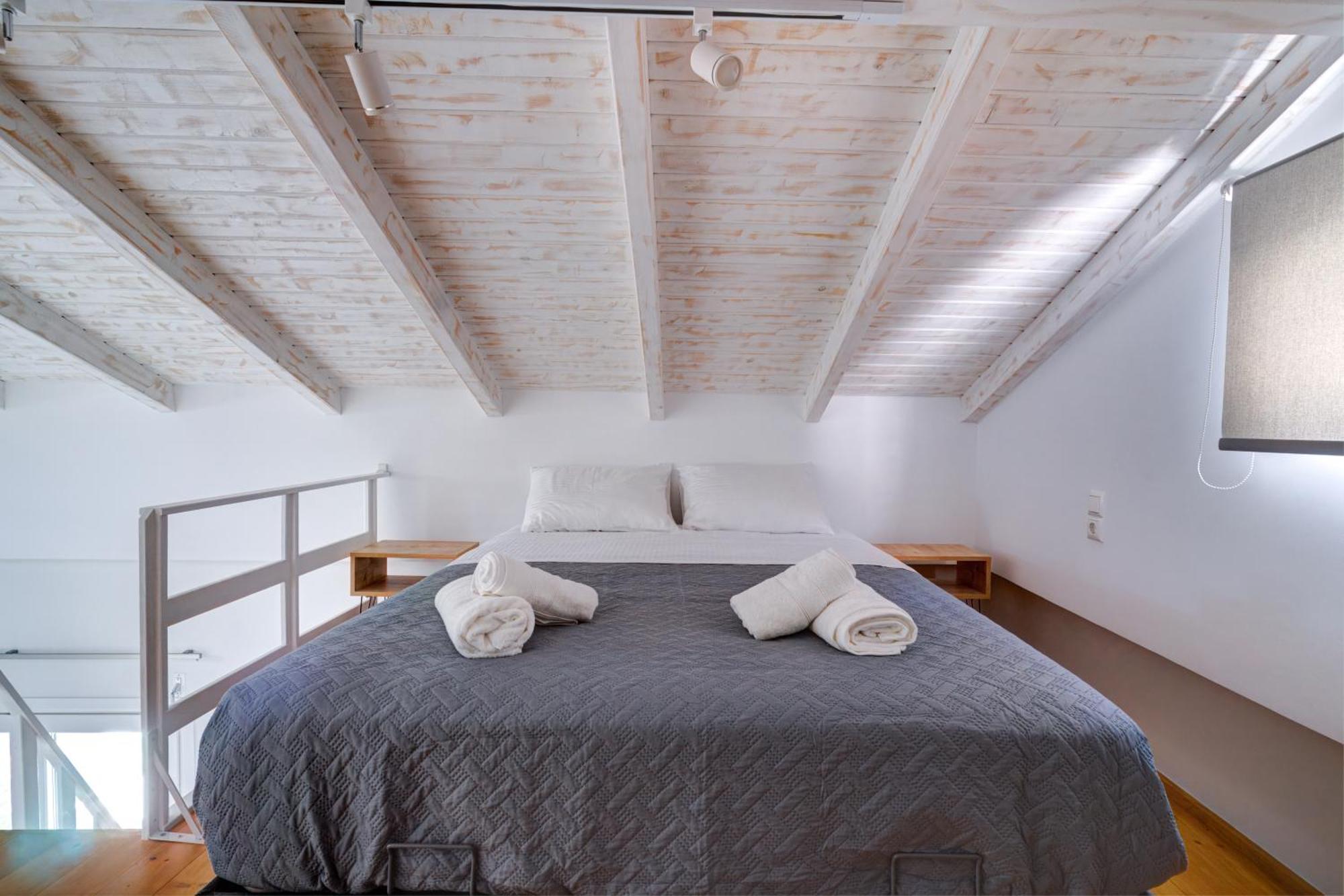 Molos Beachfront Apartments In Diakopto Ngoại thất bức ảnh