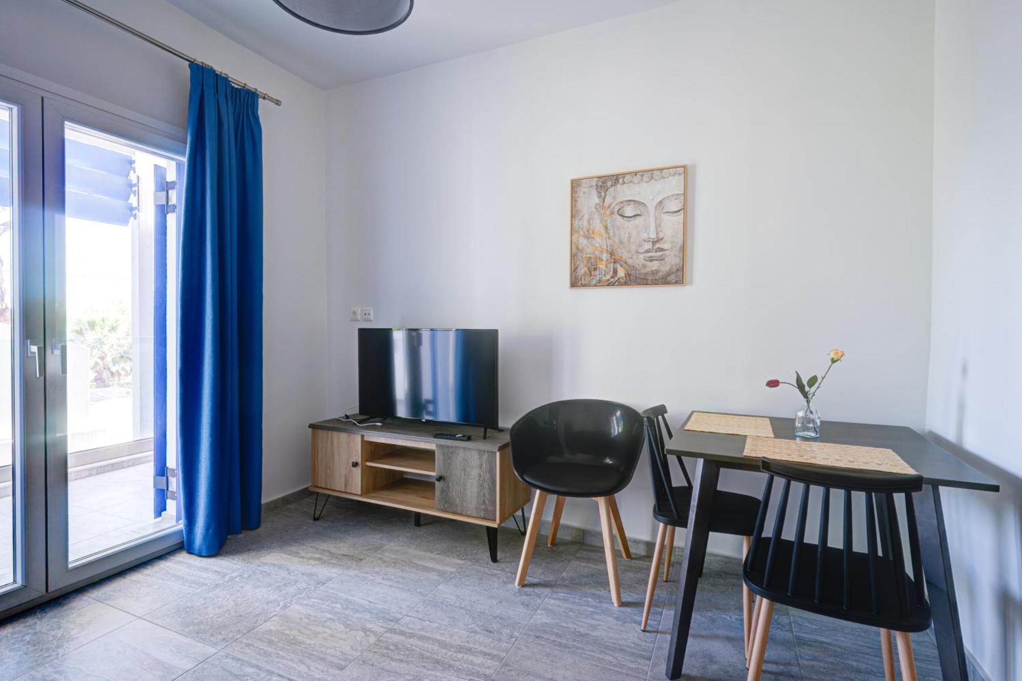 Molos Beachfront Apartments In Diakopto Ngoại thất bức ảnh