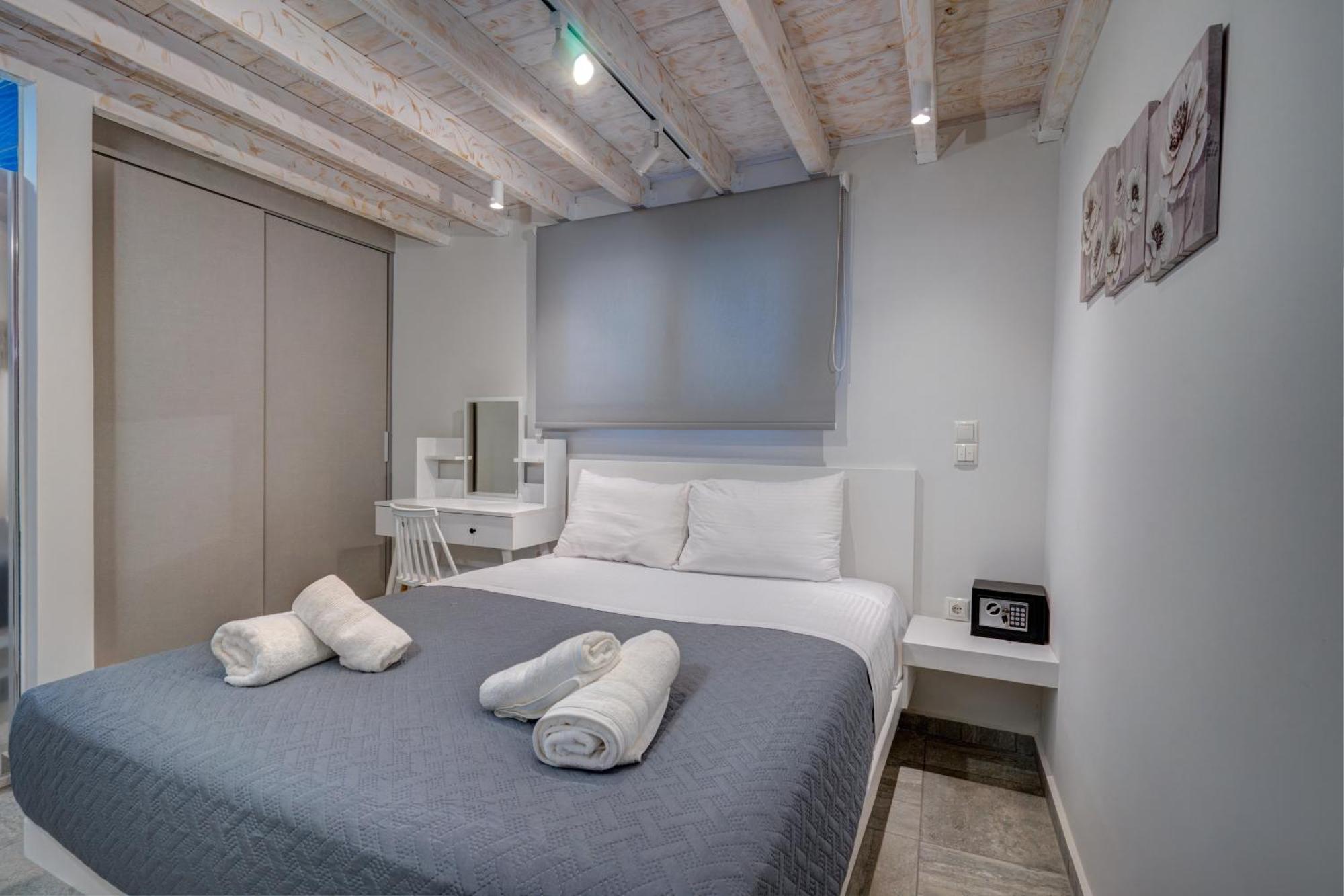 Molos Beachfront Apartments In Diakopto Ngoại thất bức ảnh