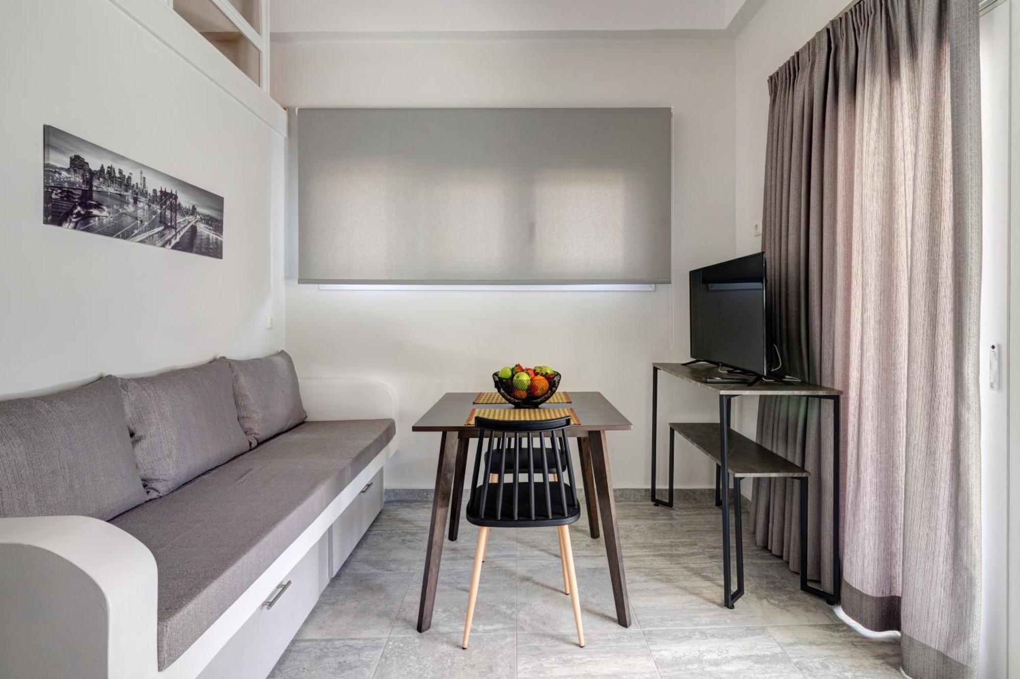 Molos Beachfront Apartments In Diakopto Ngoại thất bức ảnh