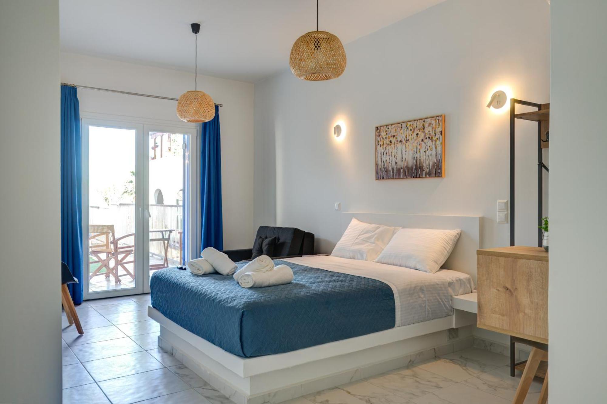 Molos Beachfront Apartments In Diakopto Ngoại thất bức ảnh