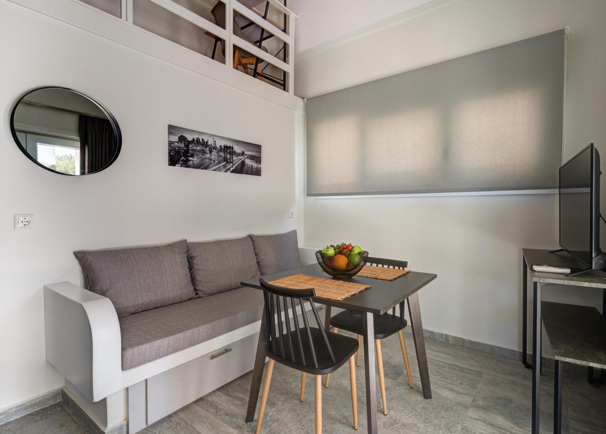 Molos Beachfront Apartments In Diakopto Ngoại thất bức ảnh