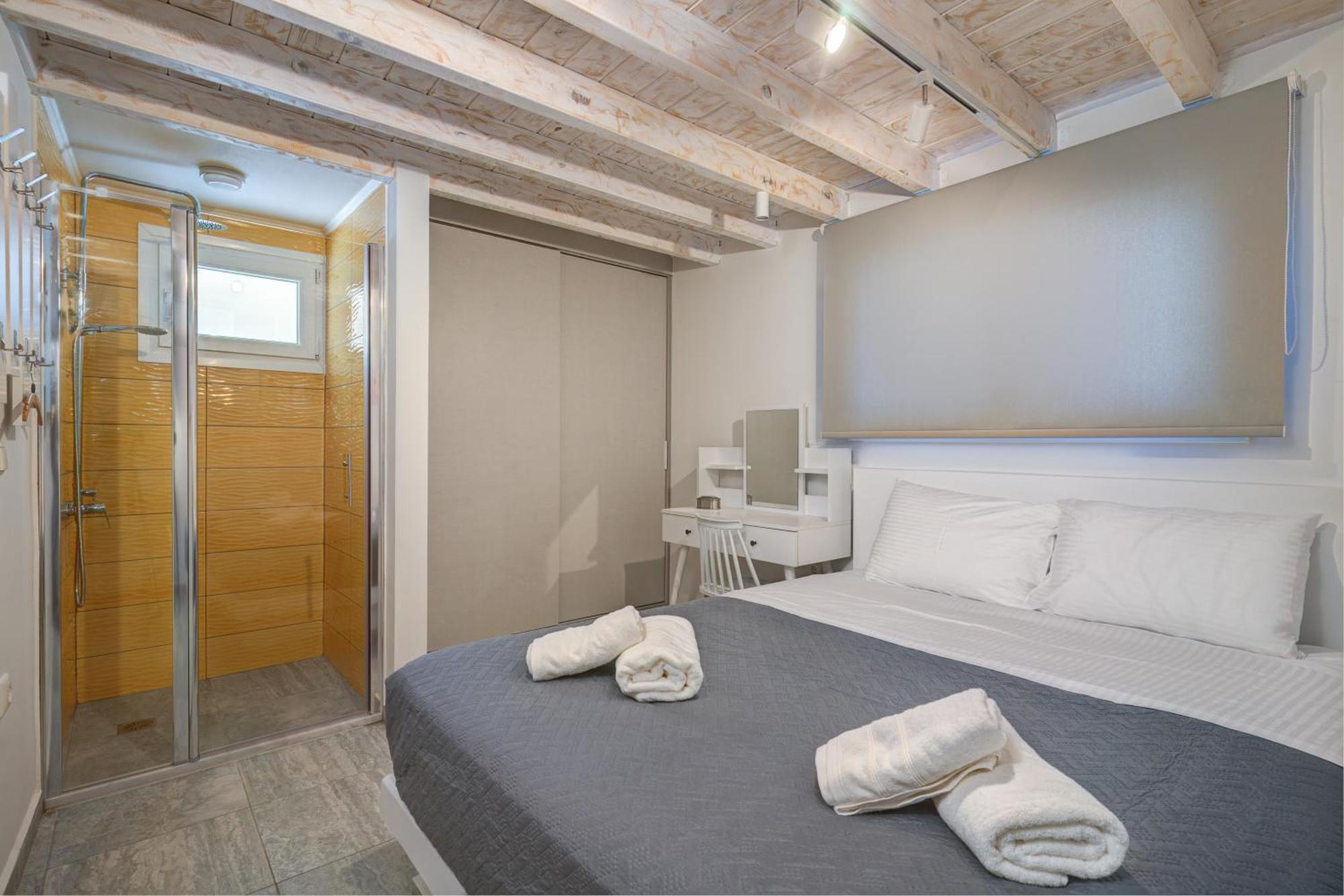 Molos Beachfront Apartments In Diakopto Ngoại thất bức ảnh