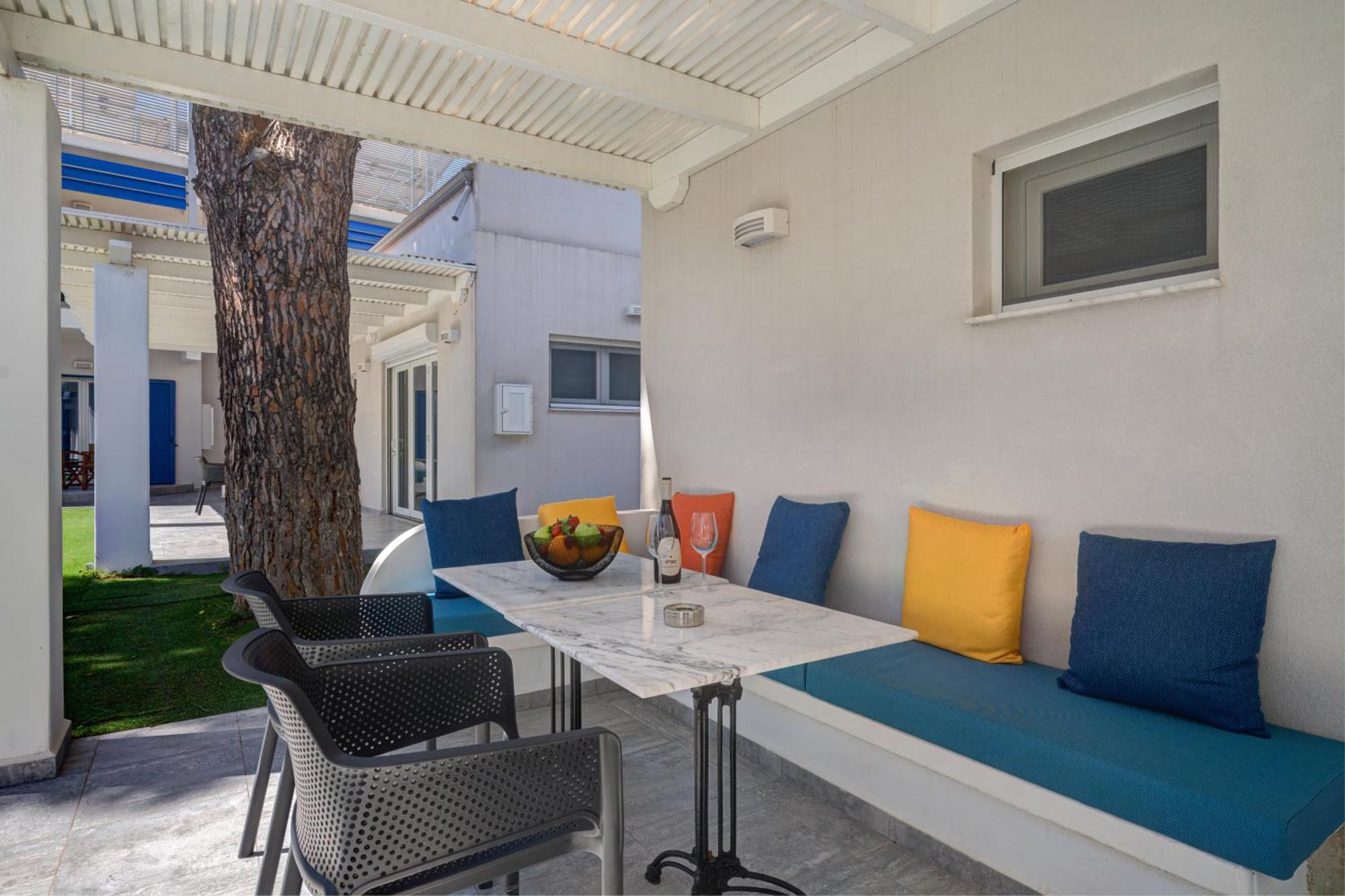 Molos Beachfront Apartments In Diakopto Ngoại thất bức ảnh