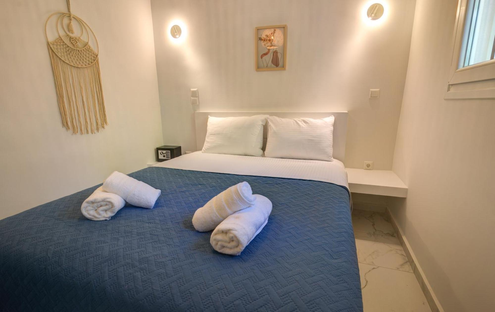 Molos Beachfront Apartments In Diakopto Ngoại thất bức ảnh