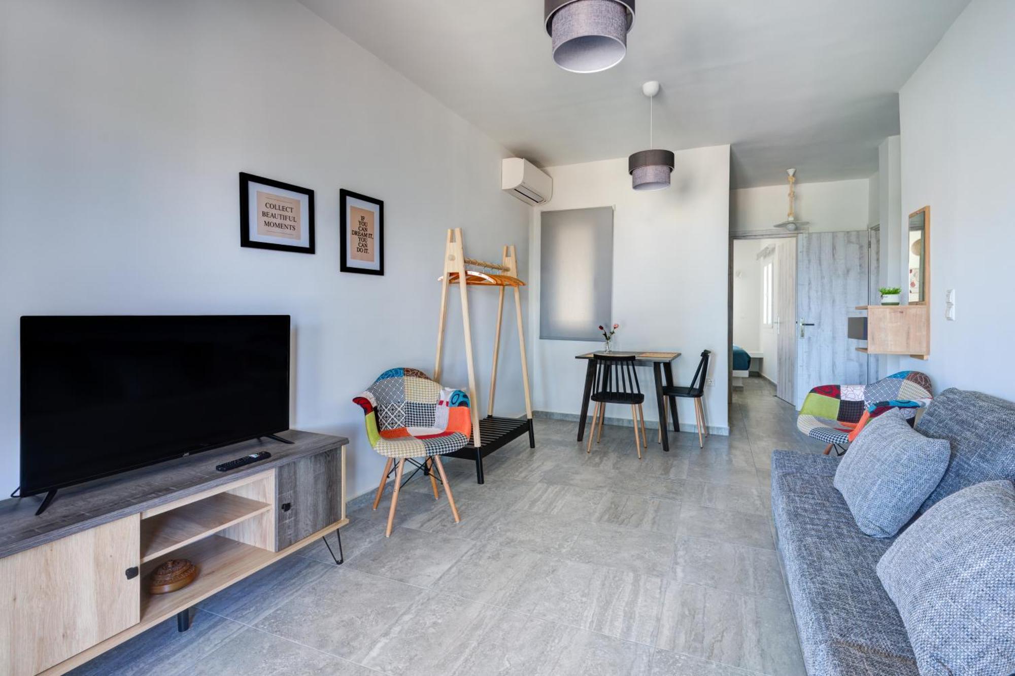Molos Beachfront Apartments In Diakopto Ngoại thất bức ảnh