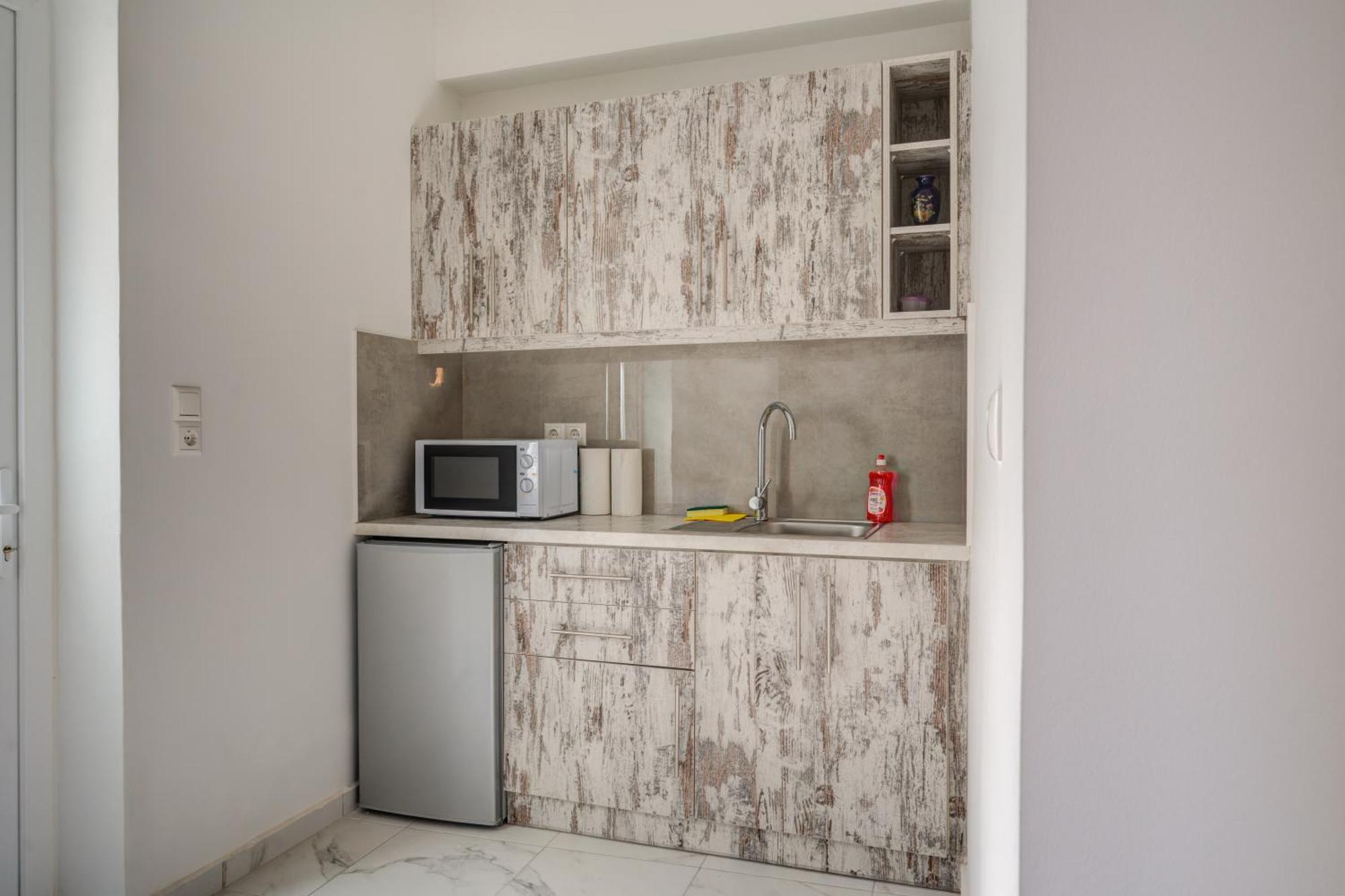Molos Beachfront Apartments In Diakopto Ngoại thất bức ảnh